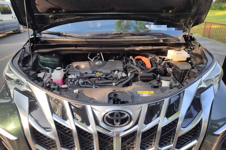 Used Toyota SIENNA 2024 2.5L Hybrid Four-Wheel Drive Prestige Edition Engine Bay