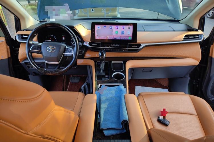 Used Toyota SIENNA 2024 2.5L Hybrid Four-Wheel Drive Prestige Edition Interior 2