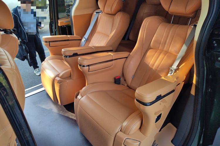 Used Toyota SIENNA 2024 2.5L Hybrid Four-Wheel Drive Prestige Edition Interior 4