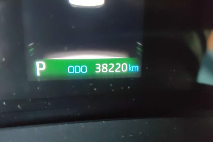 Used Toyota SIENNA 2024 2.5L Hybrid Four-Wheel Drive Prestige Edition Odometer Close Up