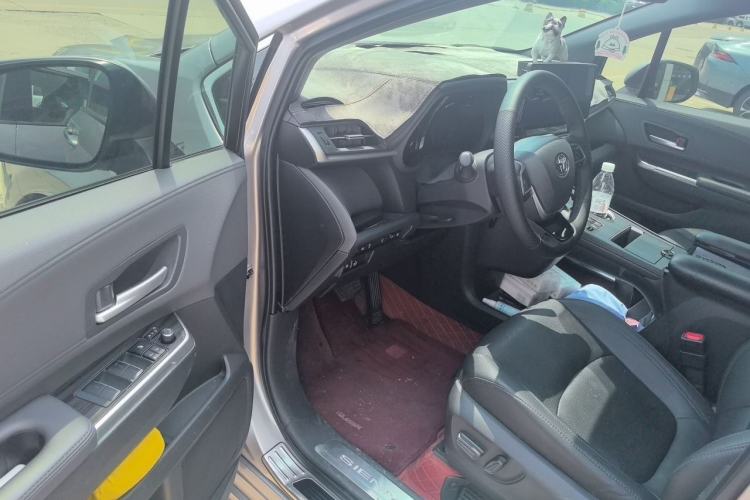Used Toyota SIENNA 2024 2.5L Hybrid Luxury Edition Driver Seat