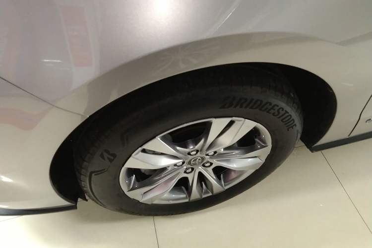 Used Toyota SIENNA 2024 2.5L Hybrid Four-Wheel Drive Prestige Edition Exterior 4