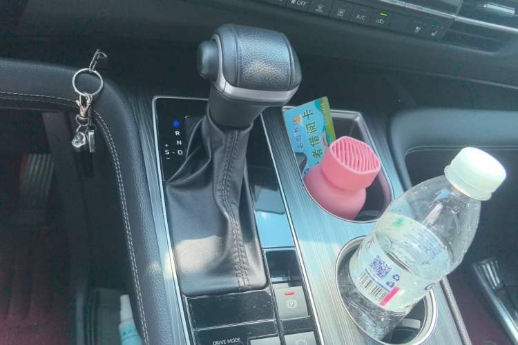Used Toyota SIENNA 2024 2.5L Hybrid Luxury Edition Gear Lever