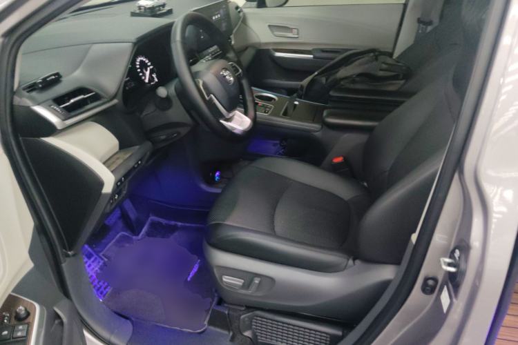 Used Toyota SIENNA 2024 2.5L Hybrid Comfort Edition Left Front Seat