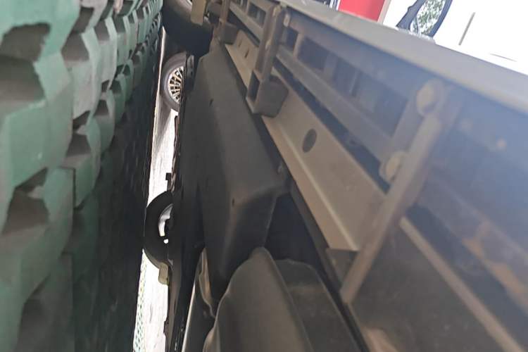 Used Toyota SIENNA 2024 2.5L Hybrid Comfort Edition Left Side Sill
