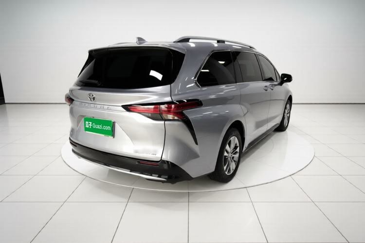 Used Toyota SIENNA 2024 2.5L Hybrid Four-Wheel Drive Prestige Edition Rear Right 45 Deg