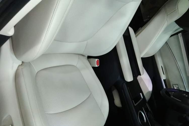 Used Toyota SIENNA 2024 2.5L Hybrid Four-Wheel Drive Prestige Edition Right Front Seat