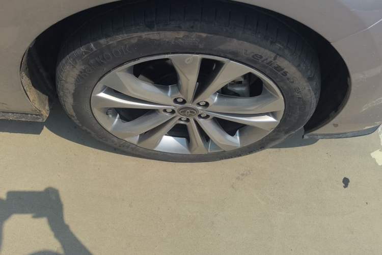 Used Toyota SIENNA 2024 2.5L Hybrid Luxury Edition Right Front Wheel Hub