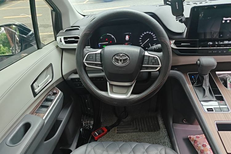 Used Toyota SIENNA 2024 2.5L Hybrid Comfort Edition Steering Wheel