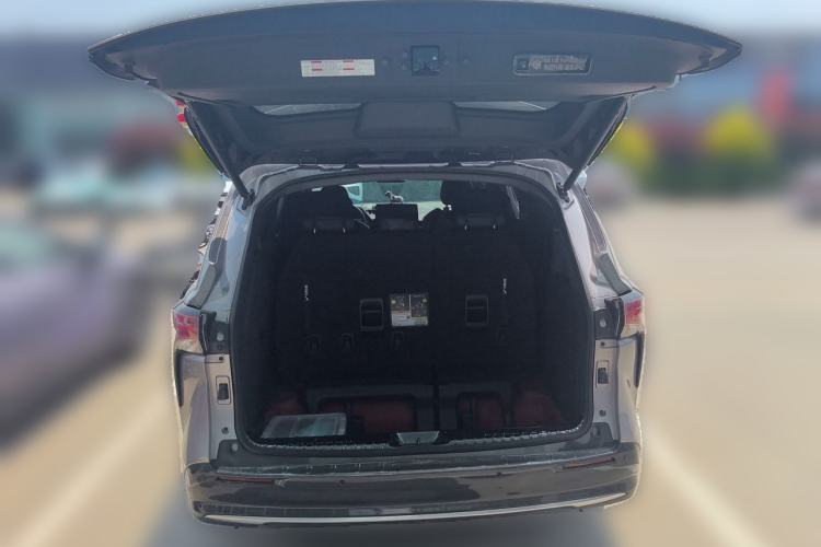 Used Toyota SIENNA 2024 2.5L Hybrid Luxury Edition Trunk