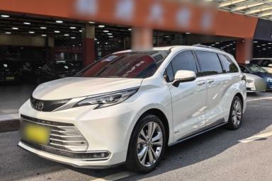 Used Toyota SIENNA 2024 2.5L Hybrid Platinum Edition