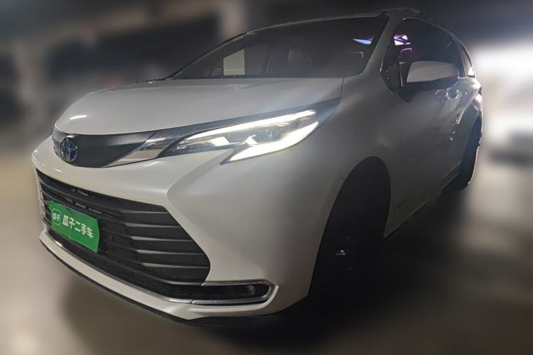 Toyota SIENNA 2024 2.5L Hybrid Comfort Edition