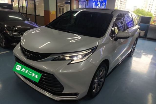 Used Toyota SIENNA 2024 2.5L Hybrid Luxury Edition