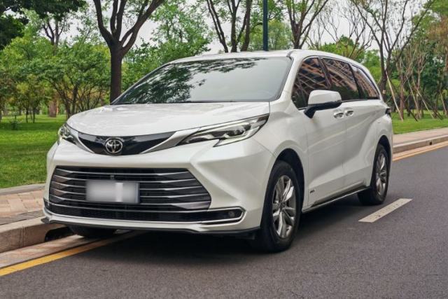 Used Toyota SIENNA 2024 2.5L Hybrid Four-Wheel Drive Prestige Edition