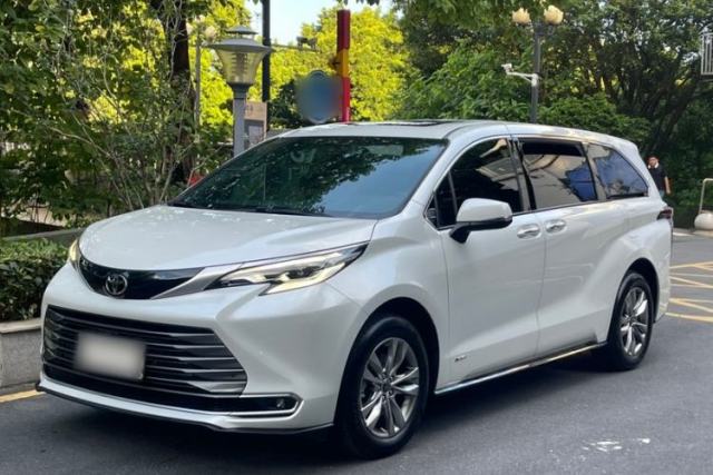 Used Toyota SIENNA 2024 2.5L Hybrid Four-Wheel Drive Luxury Edition