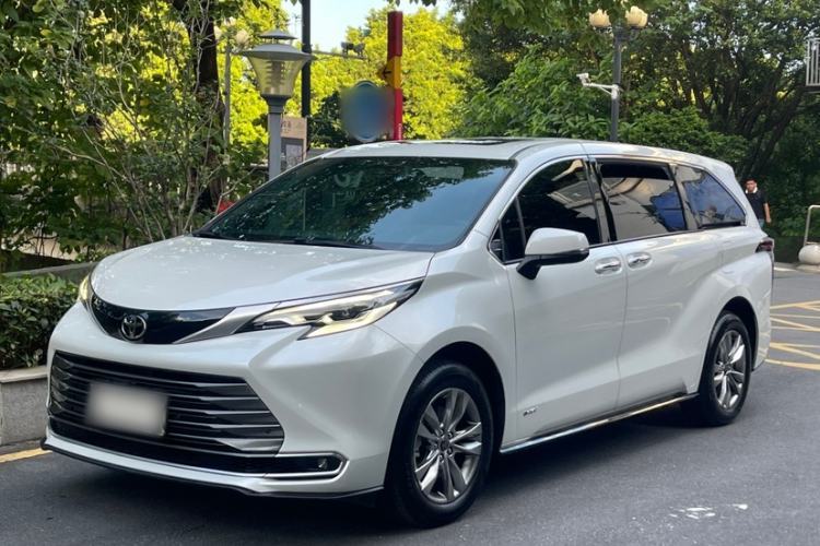 Used Toyota SIENNA 2024 2.5L Hybrid Four-Wheel Drive Luxury Edition Guazi used car, China used car export, Used car for sale, Used cars, Cheapest cars for sale