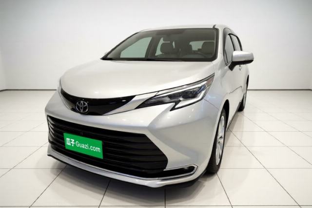 Used Toyota SIENNA 2024 2.5L Hybrid Luxury Edition