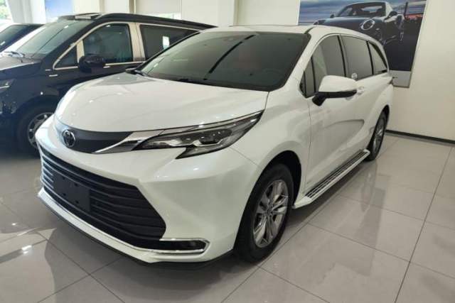 Used Toyota SIENNA 2024 2.5L Hybrid Comfort Edition