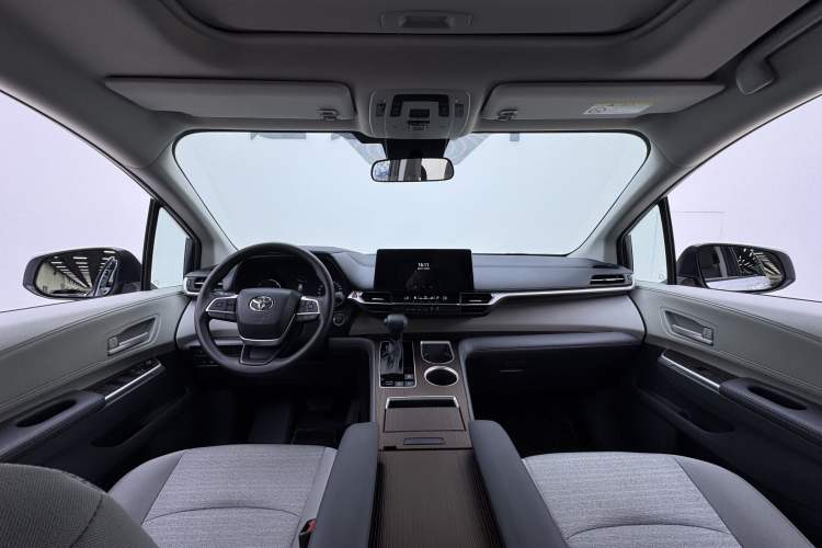 Used Toyota SIENNA 2024 2.5L Hybrid Comfort Edition Audio And AC Panel