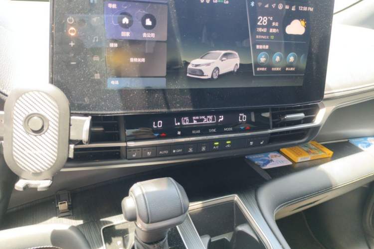 Used Toyota SIENNA 2024 2.5L Hybrid Prestige Deluxe Edition Audio And AC Panel