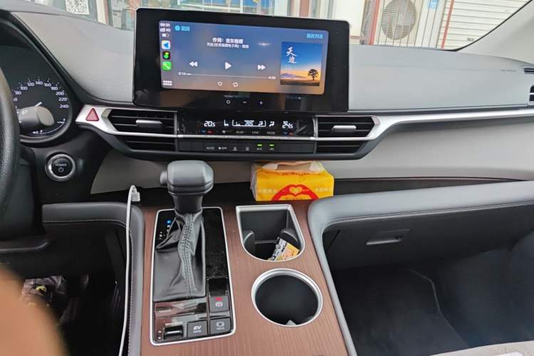 Used Toyota SIENNA 2024 2.5L Hybrid Comfort Edition Audio And AC Panel