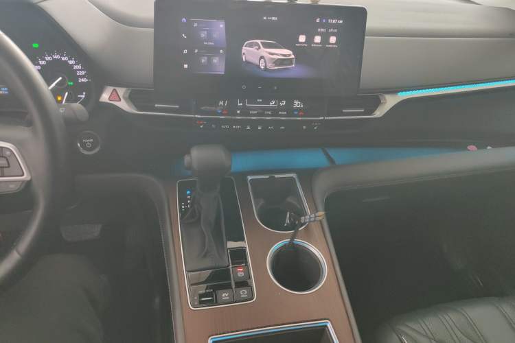 Used Toyota SIENNA 2024 2.5L Hybrid Comfort Edition Audio And AC Panel