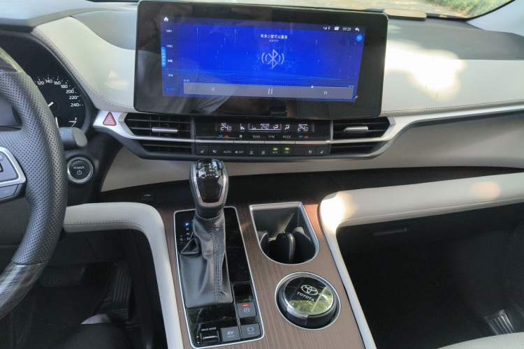 Used Toyota SIENNA 2024 2.5L Hybrid Comfort Edition Audio And AC Panel