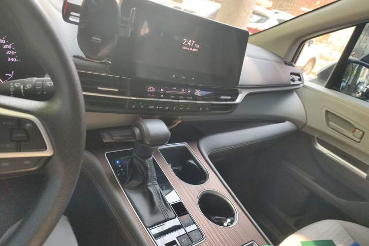 Used Toyota SIENNA 2024 2.5L Hybrid Comfort Edition Audio And AC Panel