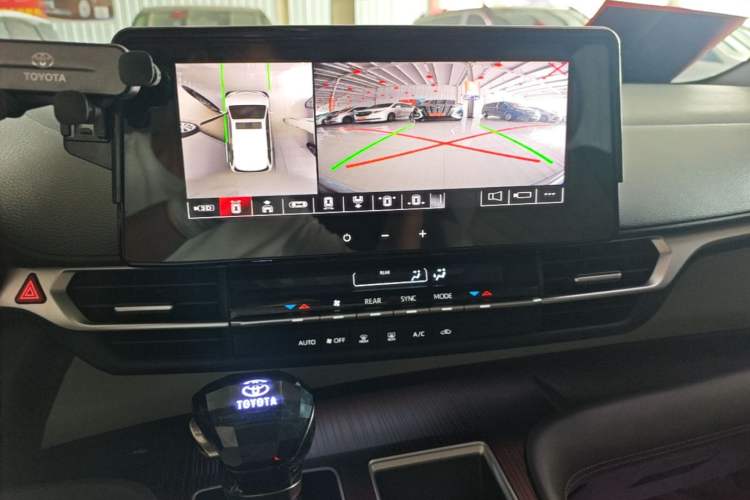 Used Toyota SIENNA 2024 2.5L Hybrid Comfort Edition Audio And AC Panel