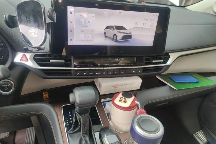 Used Toyota SIENNA 2024 2.5L Hybrid Comfort Edition Audio And AC Panel