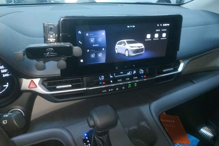 Used Toyota SIENNA 2024 2.5L Hybrid Comfort Edition Audio And AC Panel