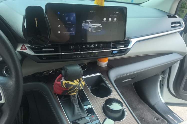 Used Toyota SIENNA 2024 2.5L Hybrid Comfort Edition Audio And AC Panel