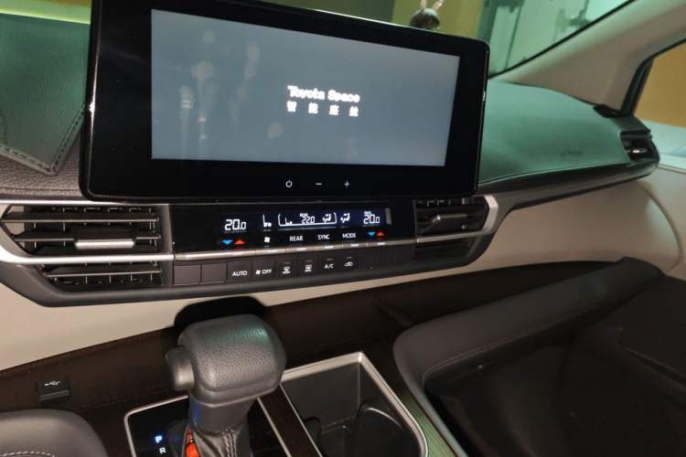 Used Toyota SIENNA 2024 2.5L Hybrid Comfort Edition Audio And AC Panel
