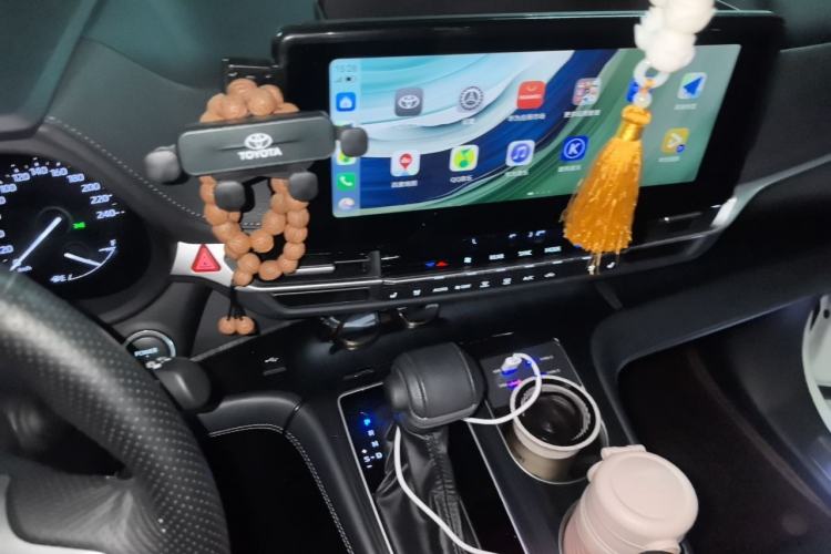 Used Toyota SIENNA 2024 2.5L Hybrid Luxury Edition Audio And AC Panel