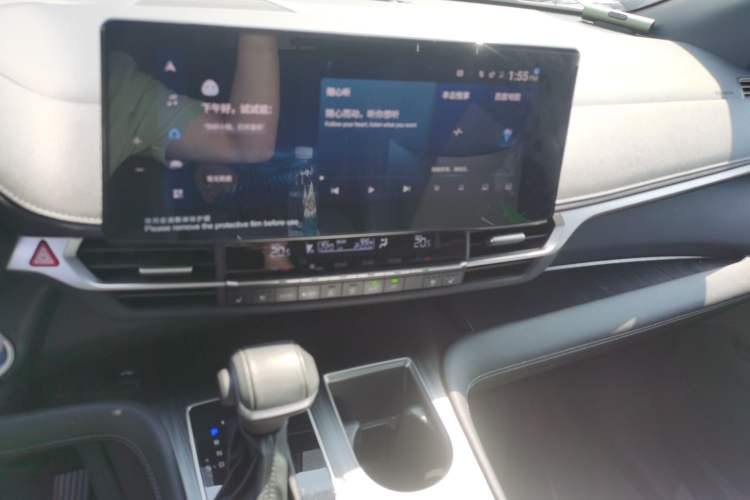 Used Toyota SIENNA 2024 2.5L Hybrid Luxury Edition Audio And AC Panel