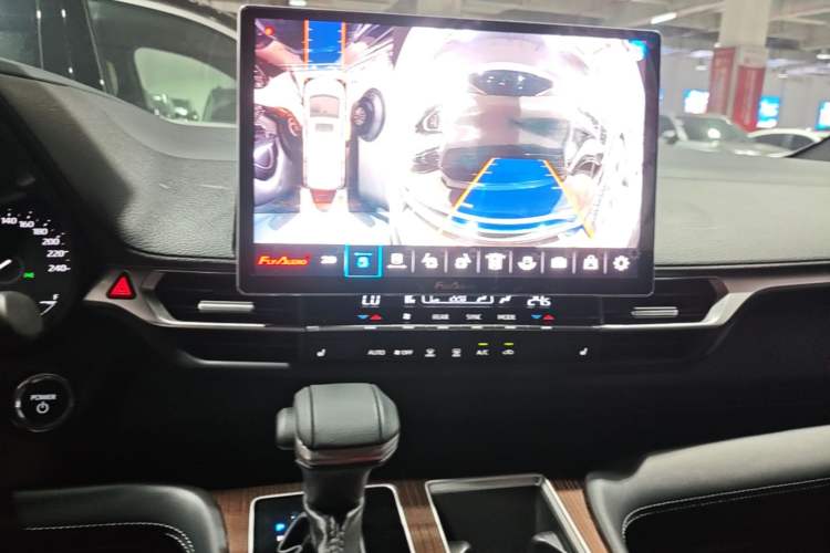 Used Toyota SIENNA 2024 2.5L Hybrid Luxury Edition Audio And AC Panel