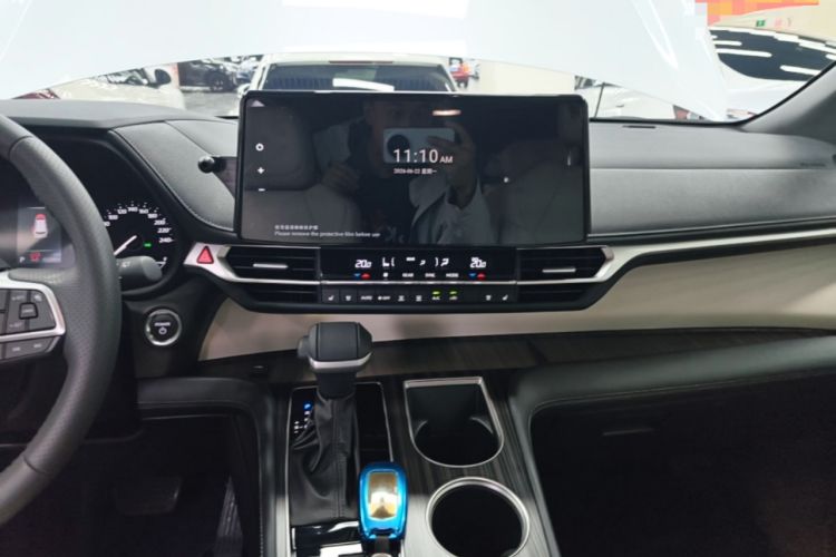 Used Toyota SIENNA 2024 2.5L Hybrid Luxury Edition Audio And AC Panel