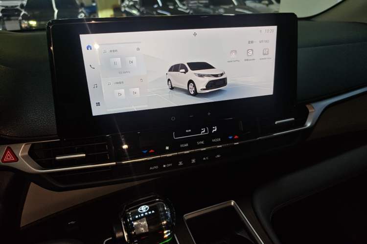 Used Toyota SIENNA 2024 2.5L Hybrid Comfort Edition Audio And AC Panel