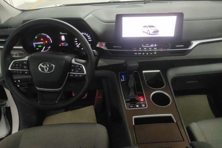 Used Toyota SIENNA 2024 2.5L Hybrid Comfort Edition Audio And AC Panel
