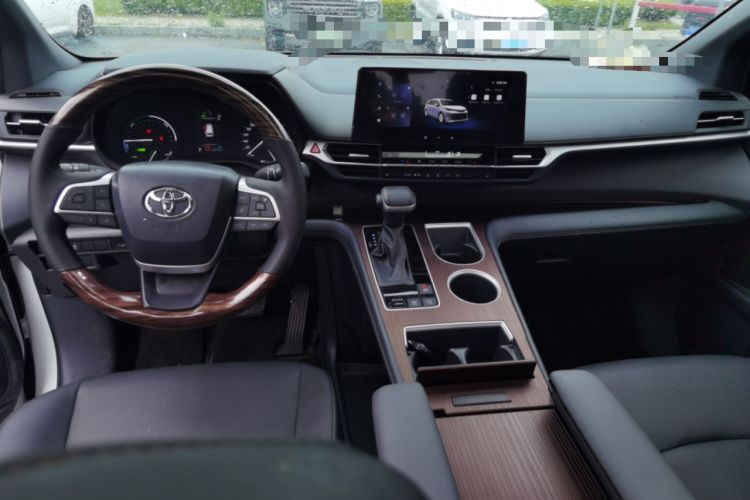 Used Toyota SIENNA 2024 2.5L Hybrid Four-Wheel Drive Luxury Edition Center Console