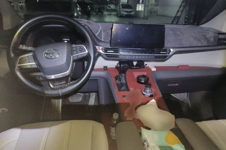 Used Toyota SIENNA 2024 2.5L Hybrid Comfort Edition Center Console