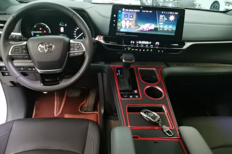 Used Toyota SIENNA 2024 2.5L Hybrid Prestige Deluxe Edition Center Console