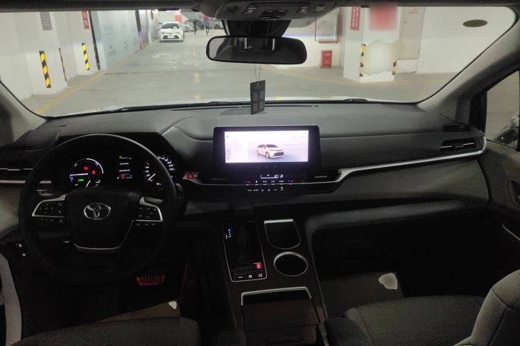Used Toyota SIENNA 2024 2.5L Hybrid Comfort Edition Center Console