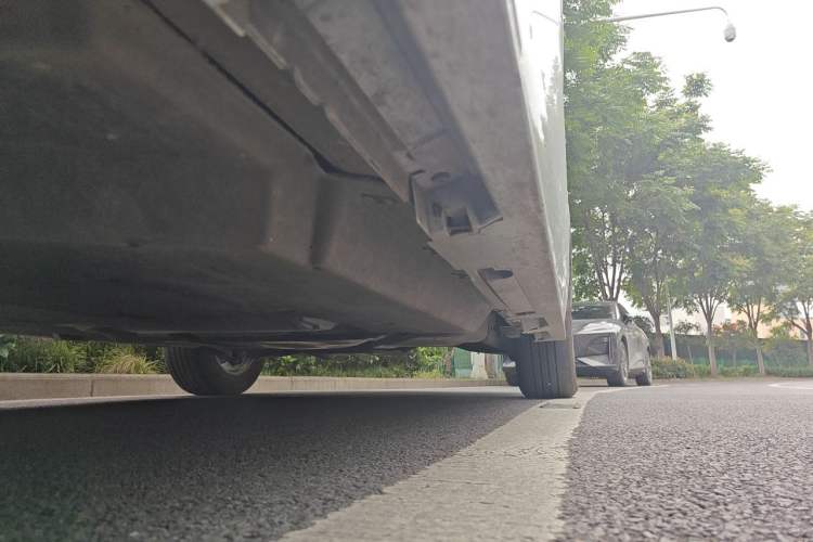 Used Toyota SIENNA 2024 2.5L Hybrid Comfort Edition Chassis Front Left