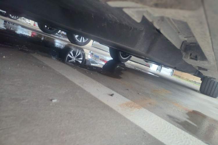 Used Toyota SIENNA 2024 2.5L Hybrid Platinum Edition Chassis Front Left