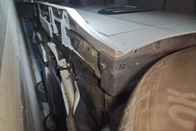 Used Toyota SIENNA 2024 2.5L Hybrid Platinum Edition Chassis Front Right