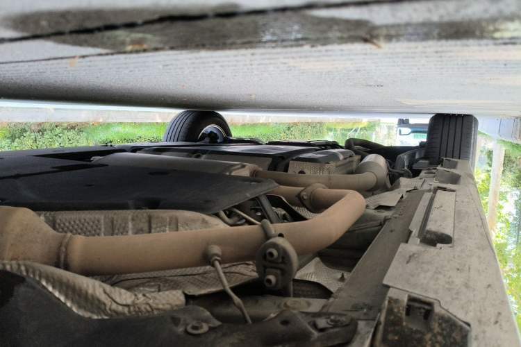 Used Toyota SIENNA 2024 2.5L Hybrid Comfort Edition Chassis Front Right