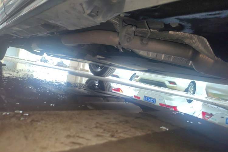 Used Toyota SIENNA 2024 2.5L Hybrid Platinum Edition Chassis Front Right