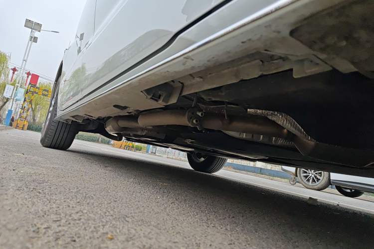 Used Toyota SIENNA 2024 2.5L Hybrid Comfort Edition Chassis Front Right