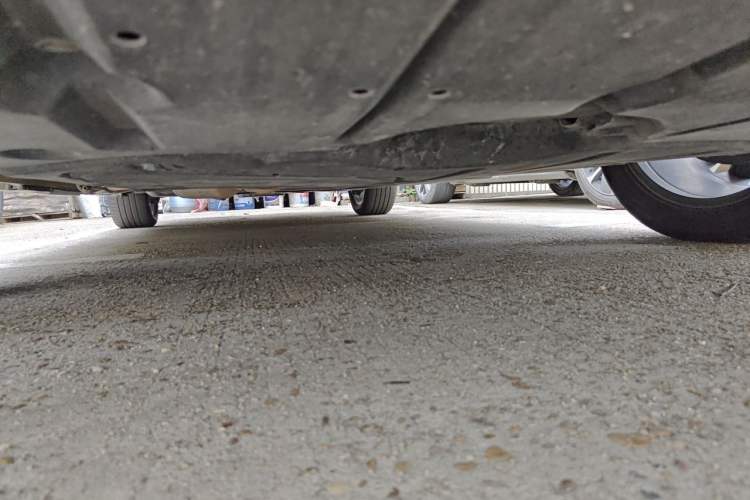Used Toyota SIENNA 2024 2.5L Hybrid Platinum Edition Chassis Front
